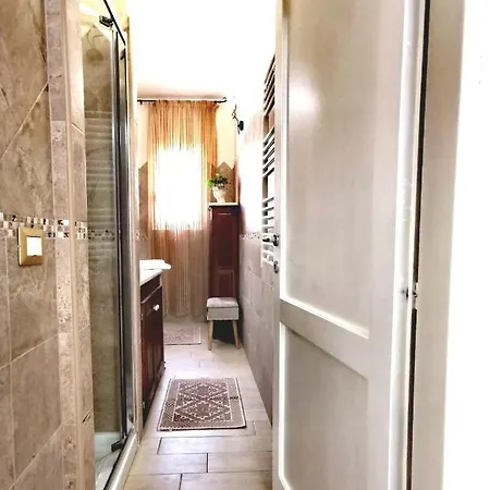Hotel Lux *