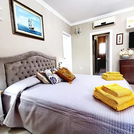 Lux Guest house