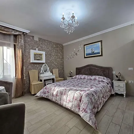Lux Guest house